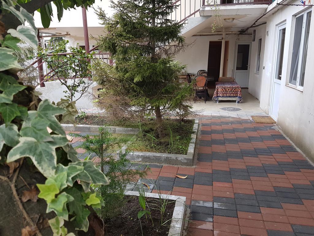 Guesthouse 97 In Batumi 바투미 외부 사진