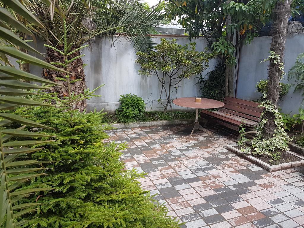 Guesthouse 97 In Batumi 바투미 외부 사진