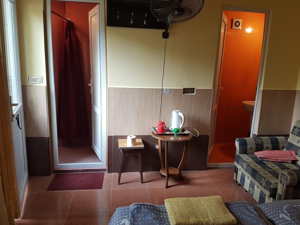 Guesthouse 97 In Batumi 바투미 외부 사진