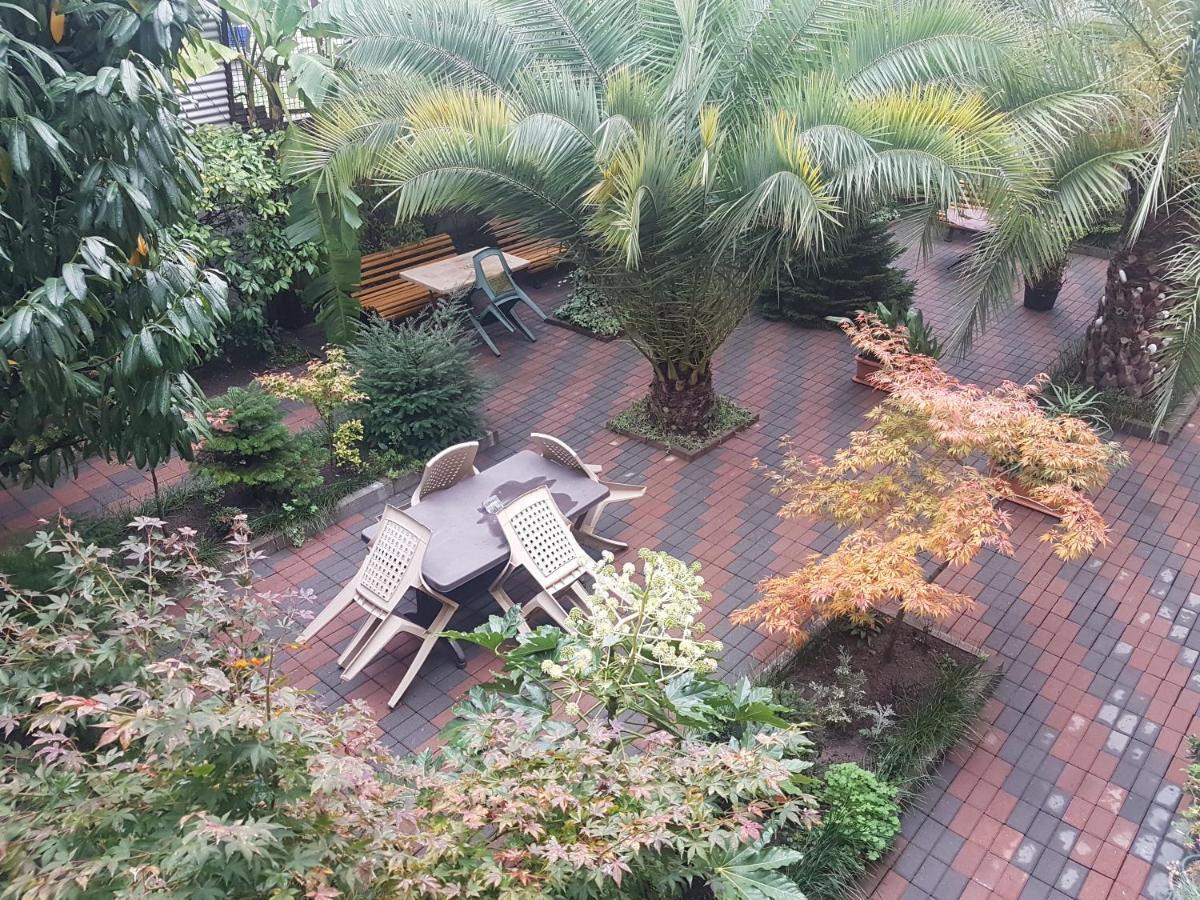 Guesthouse 97 In Batumi 바투미 외부 사진