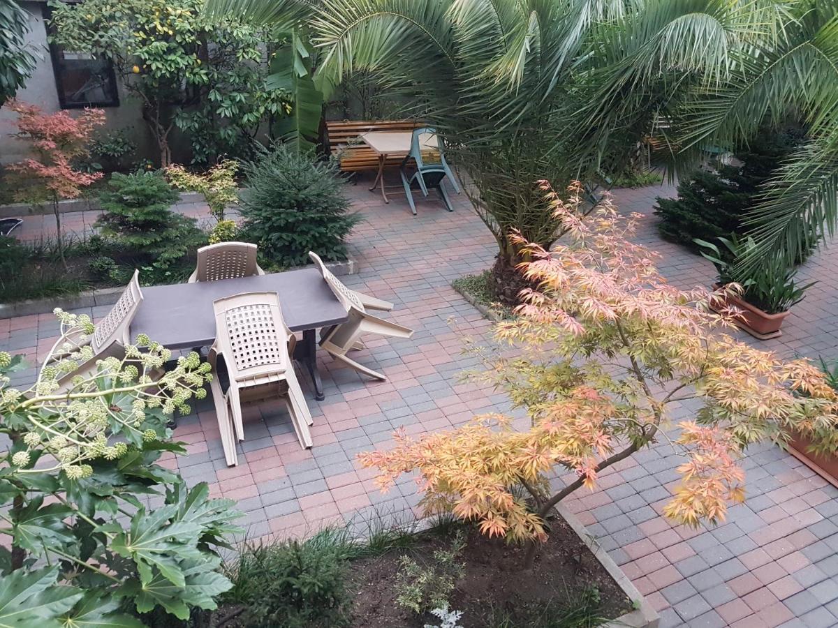 Guesthouse 97 In Batumi 바투미 외부 사진